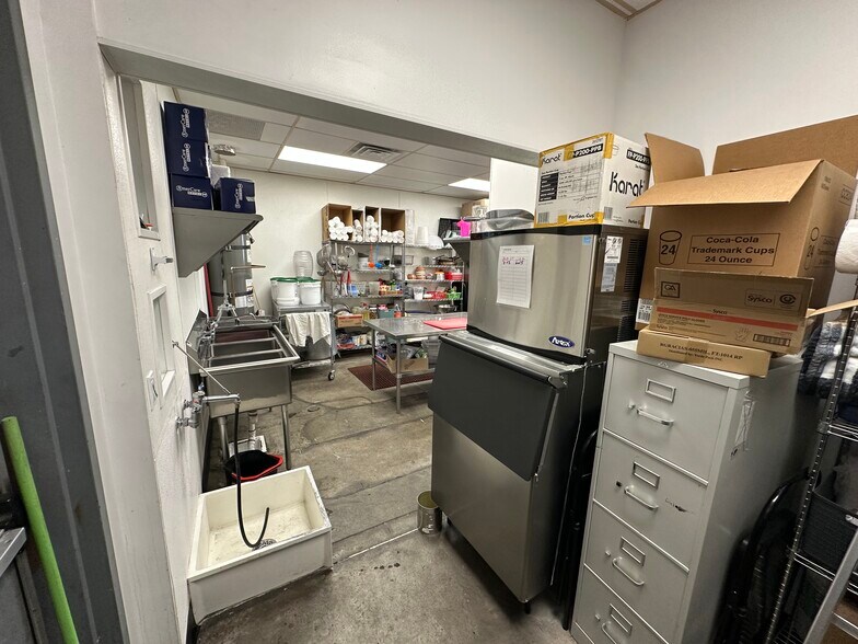 More Photos Of 4100 Central Ave SW, Albuquerque Fast Food For Sale