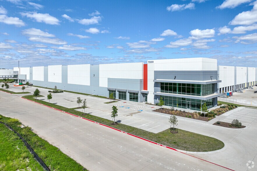 More Photos Of 7500-7601 Oak Grove Rd, Fort Worth Unknown For Sale