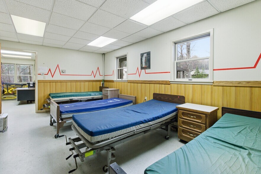 More Photos Of 89 Nolan Rd, Penfield General Retail For Sale