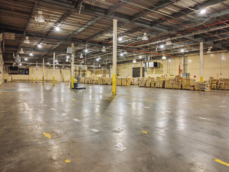 More Photos Of 715 E 2nd St, Stevenson Warehouse For Sale