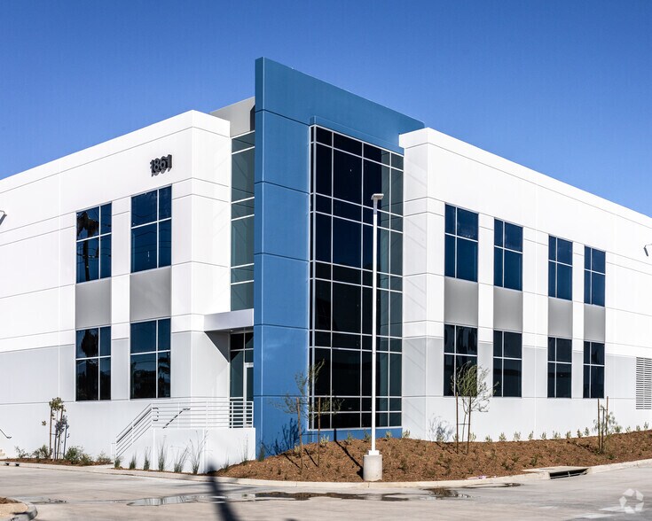 Primary Photo Of 1861 Mountain View, Redlands Distribution For Lease