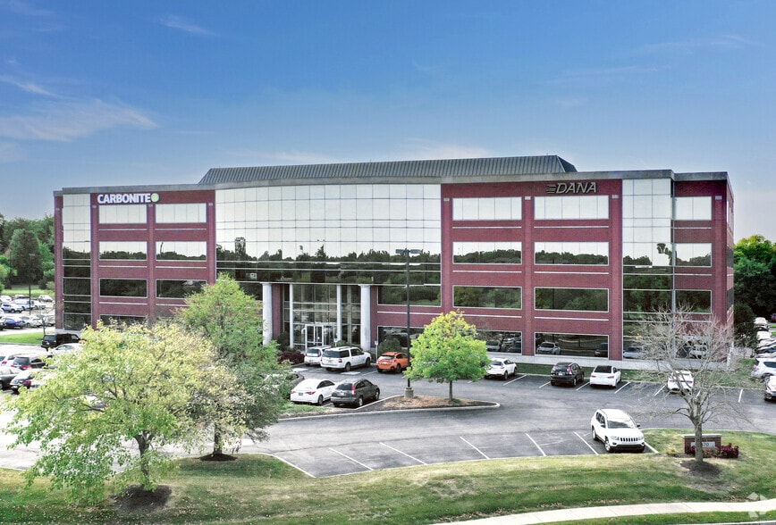 More Photos Of 8470 Allison Pointe Blvd, Indianapolis Office For Lease