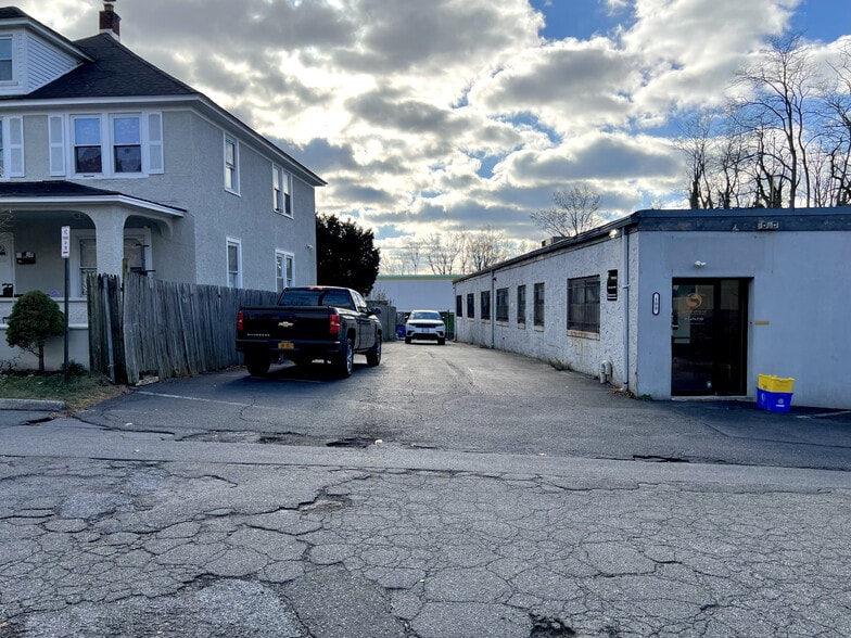 More Photos Of 100 Carney St, Glen Cove Manufacturing For Sale