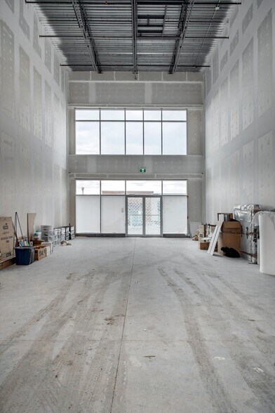 More Photos Of 270 Nolanridge Cres, Calgary Storefront Retail Office For Lease