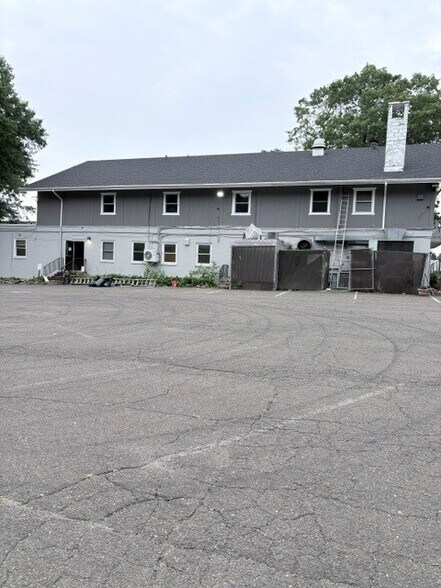 More Photos Of 416 Horace St, Bridgeport Office For Lease