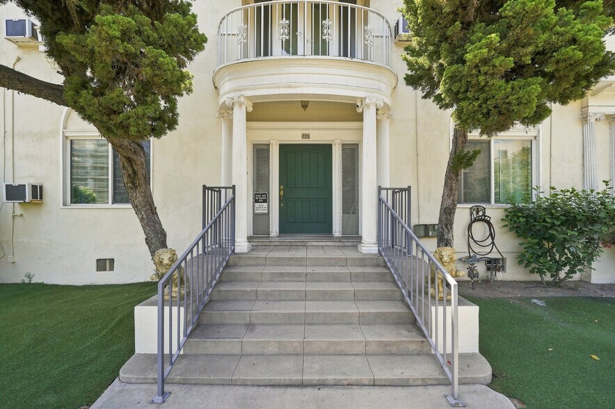 More Photos Of 939 S Wilton Pl, Los Angeles Apartments For Sale