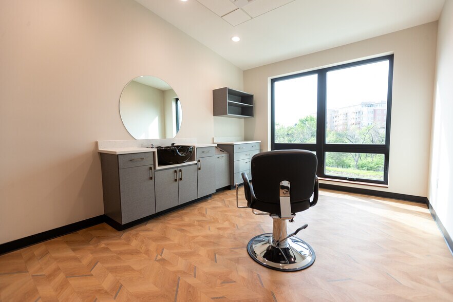 More Photos Of 4801 Quail Crest Pl, Lawrence Coworking Space