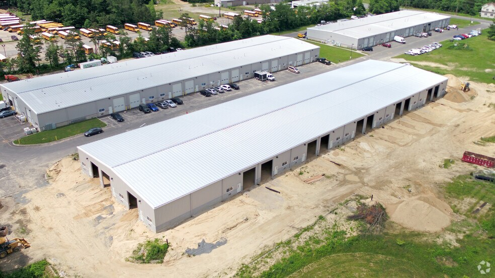 More Photos Of 644 Cross St, Lakewood Light Distribution For Lease