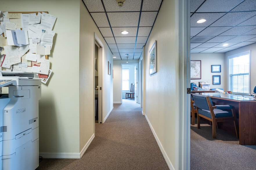 More Photos Of 1013 SW 2nd Ave, Gainesville Office For Sale