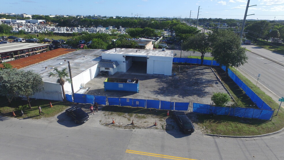 Primary Photo Of 2090 Powerline Rd, Pompano Beach Warehouse For Lease