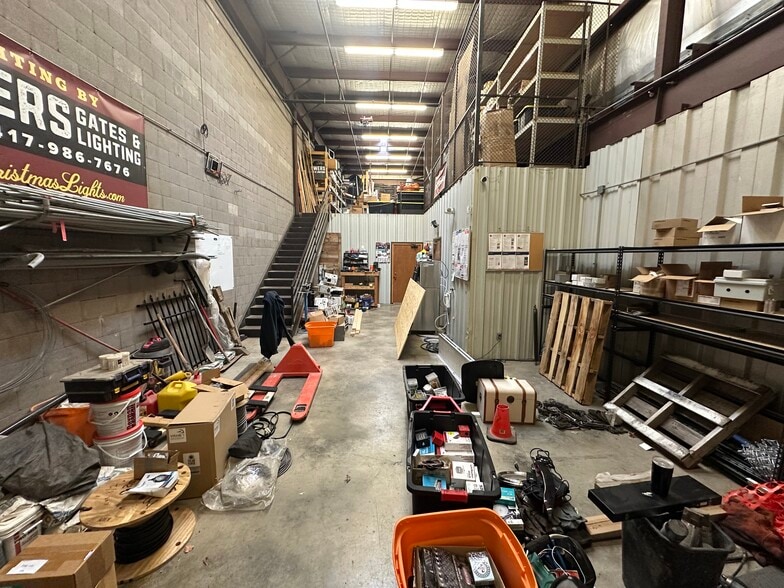 More Photos Of 3040-3058 E Elm St, Springfield Warehouse For Lease