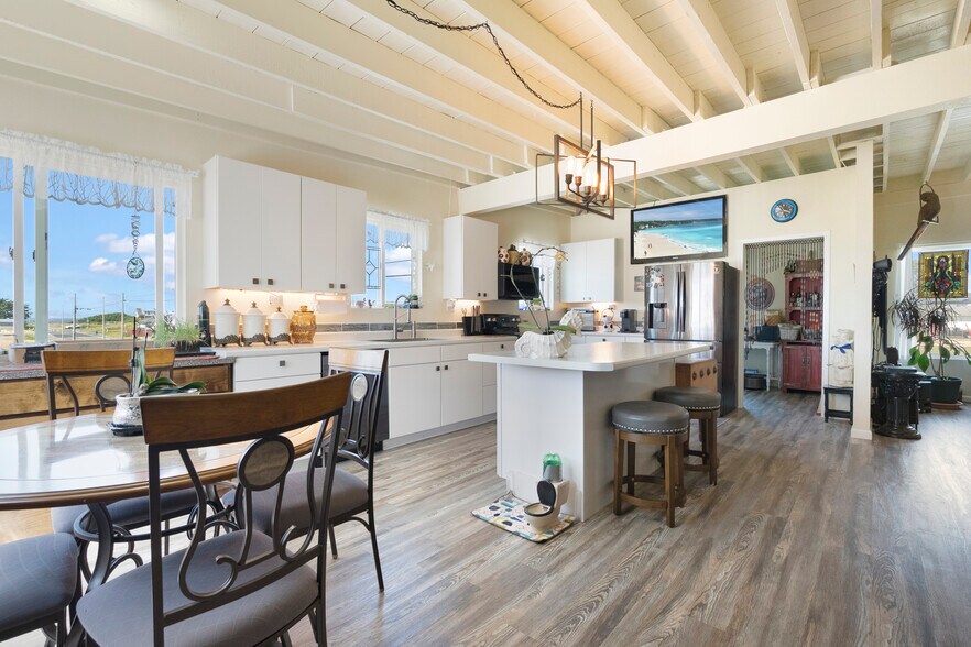 More Photos Of 347 2nd St, Crescent City Industrial For Sale