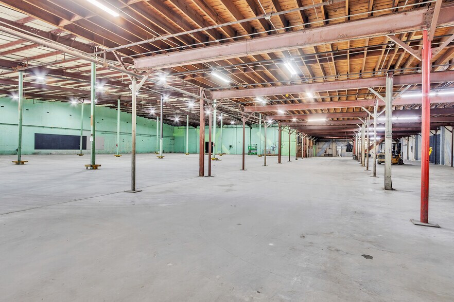 More Photos Of 121 Trotter Industrial Ln, Saluda Warehouse For Lease