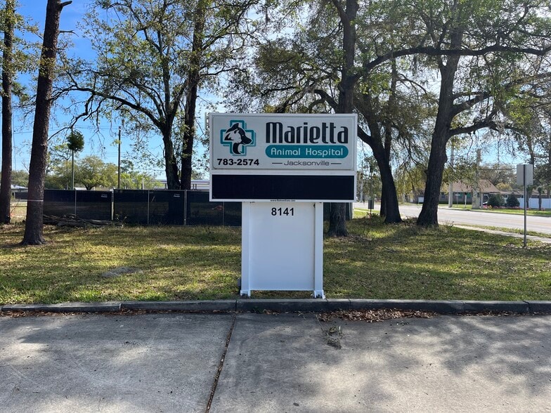 More Photos Of 8141 Ramona Blvd, Jacksonville Medical For Lease