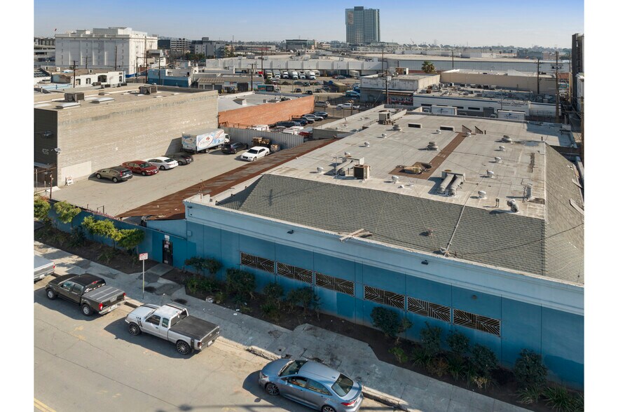 More Photos Of 432-440 S Towne Ave, Los Angeles Industrial For Sale