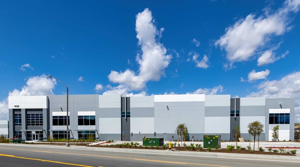 More Photos Of 1501 Sherborn St, Corona Unknown For Lease