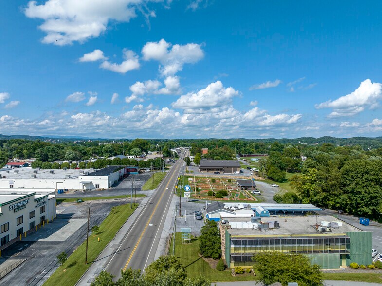 More Photos Of 337 Bluff City Hwy, Bristol Office For Sale