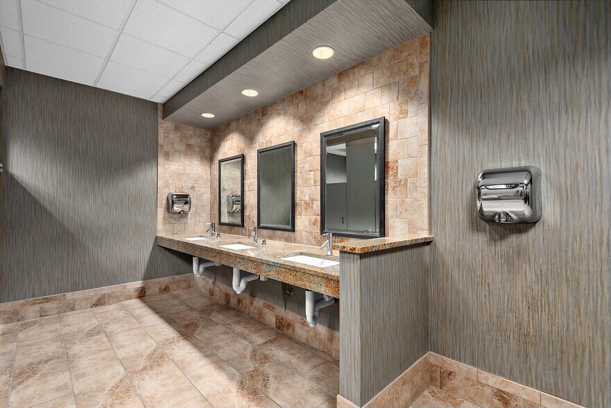 More Photos Of 1200 Ridgefield Blvd, Asheville Office For Lease