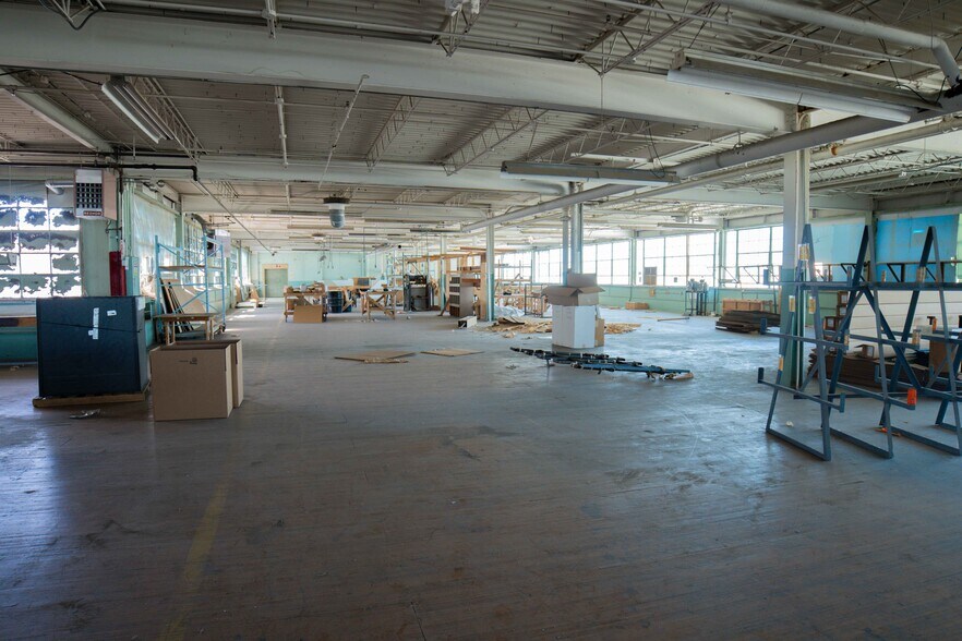 More Photos Of 521 S Market St, Galion Manufacturing For Sale