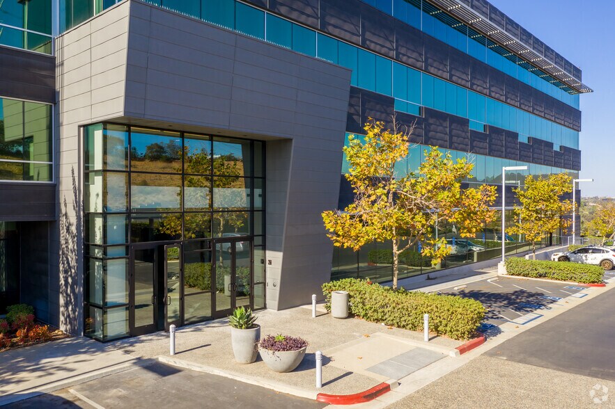 More Photos Of 12121 Scripps Summit Dr, San Diego Office For Lease