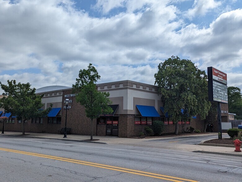 More Photos Of 18141 Dixie Hwy, Homewood Medical For Lease