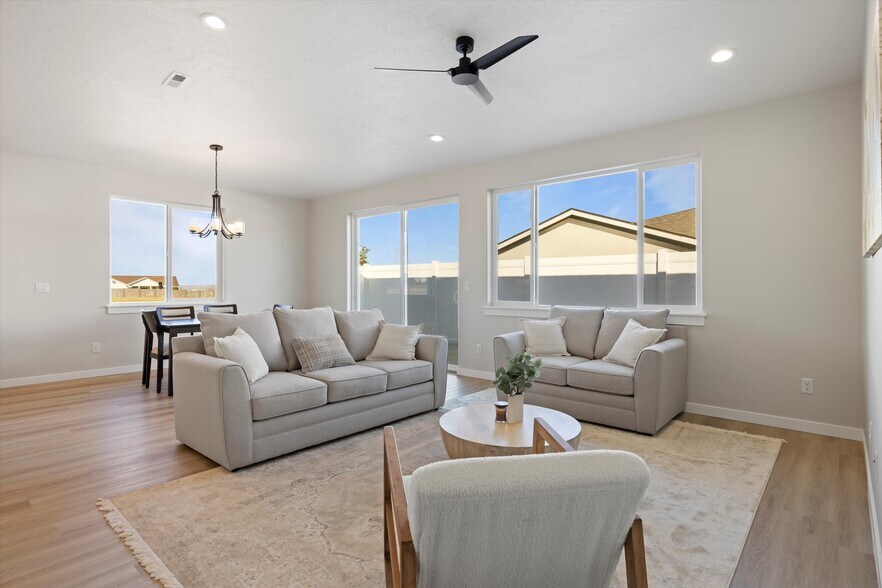 More Photos Of 1101-1109 Fairhaven Loop, Richland Apartments For Sale