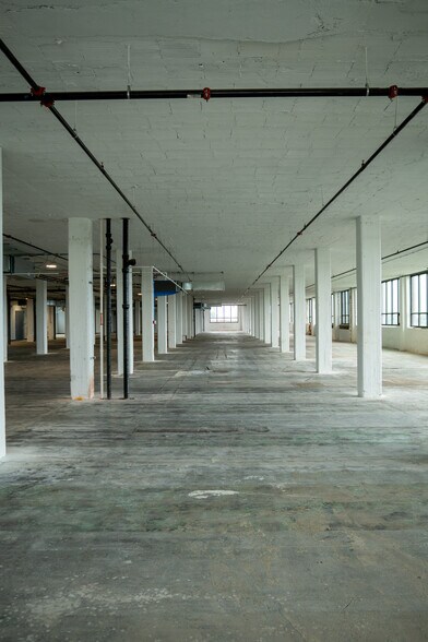 More Photos Of 4100 W Fillmore St, Chicago Warehouse For Lease