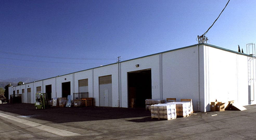 More Photos Of 802-864 E Edna Pl, Covina Warehouse For Lease