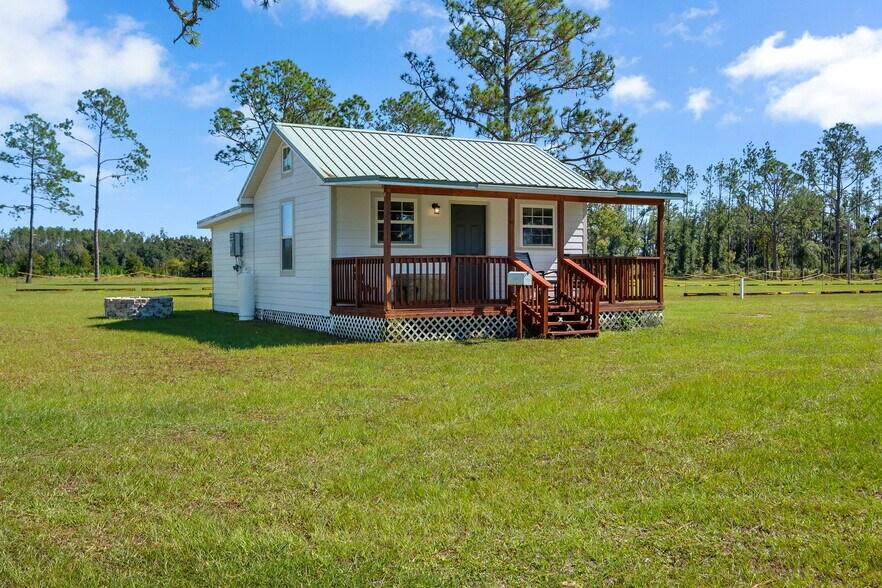 More Photos Of 4004 Golf Course Rd, Perry Lodge Meeting Hall For Sale