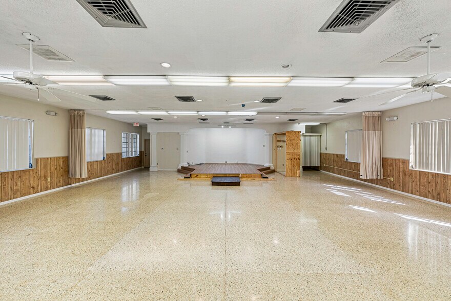 More Photos Of 219 Betty Ln, Clearwater Office Residential For Sale