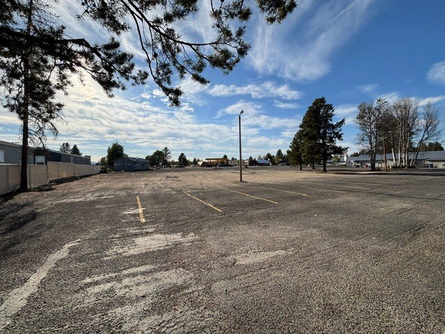 More Photos Of 51450-51456 The Dalles-California Hwy, La Pine General Retail For Sale