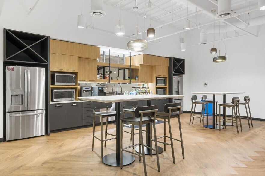 More Photos Of 4100 Wildwood Pky, Atlanta Unknown For Lease