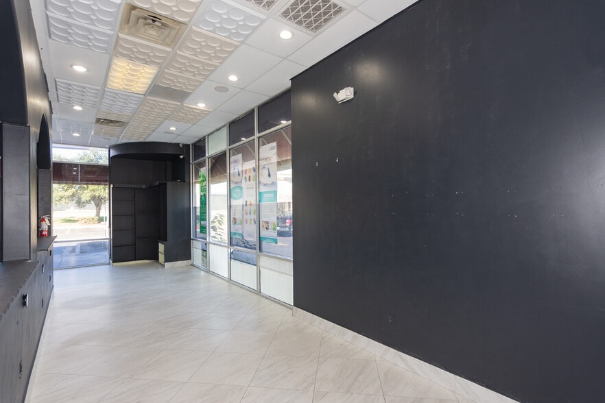 More Photos Of 399 W Louis Henna Blvd, Austin Unknown For Lease