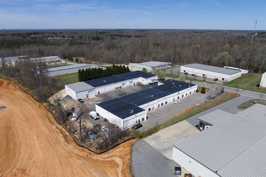 More Photos Of 159 Barley Park Ln, Mooresville Manufacturing For Lease