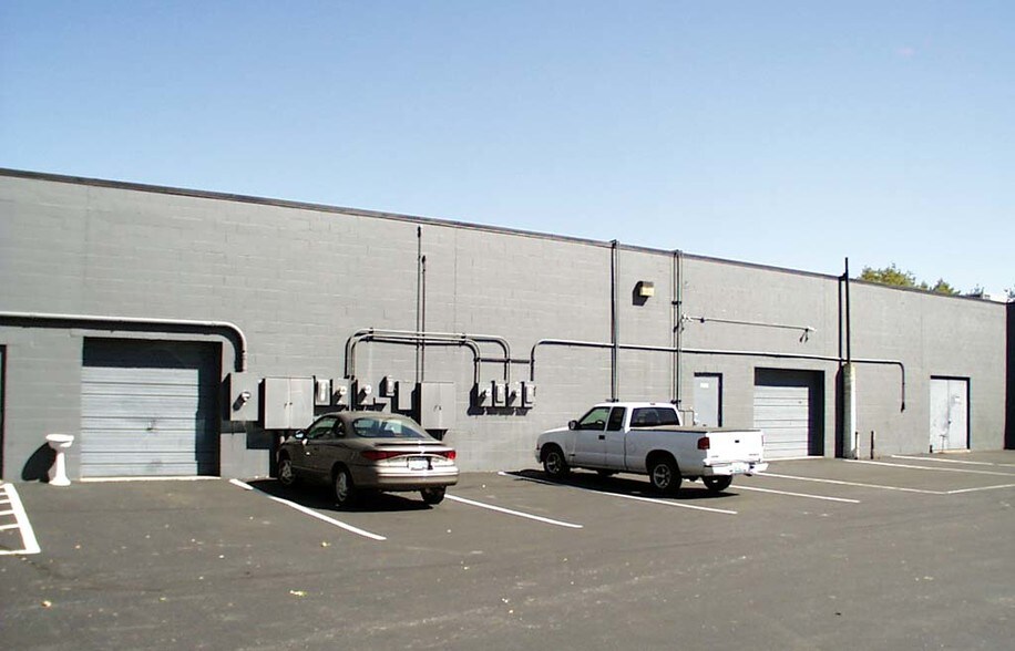 More Photos Of 4090 Wedgeway Ct, Earth City Research And Development For Lease