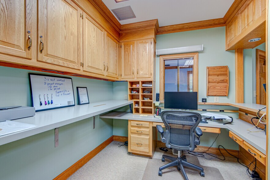 More Photos Of 166 Doctors Dr, Boone Medical For Lease