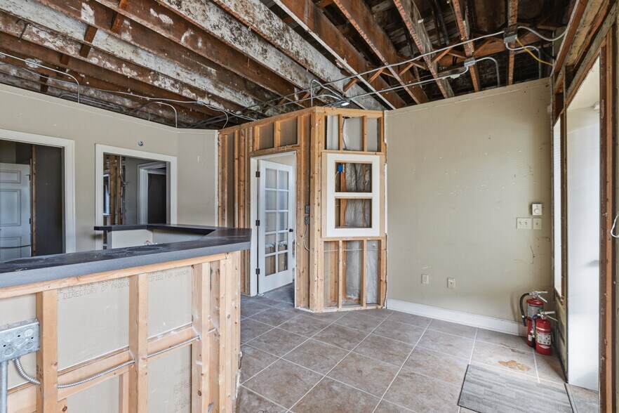 More Photos Of 2602 Grand Ave, Everett Office For Sale