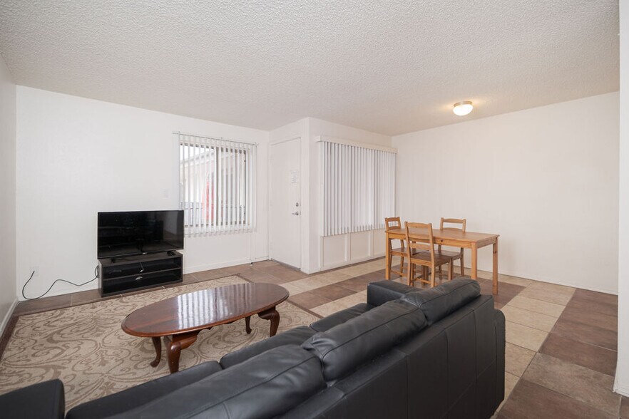 More Photos Of 2432 W Turney Ave, Phoenix Shelter For Sale