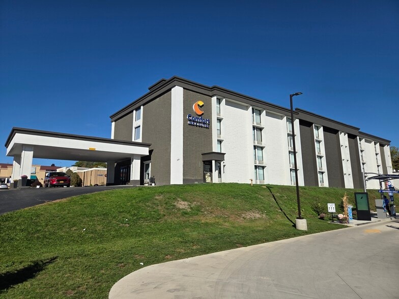 Primary Photo Of 569 Harry L Dr, Johnson City Hotel For Sale