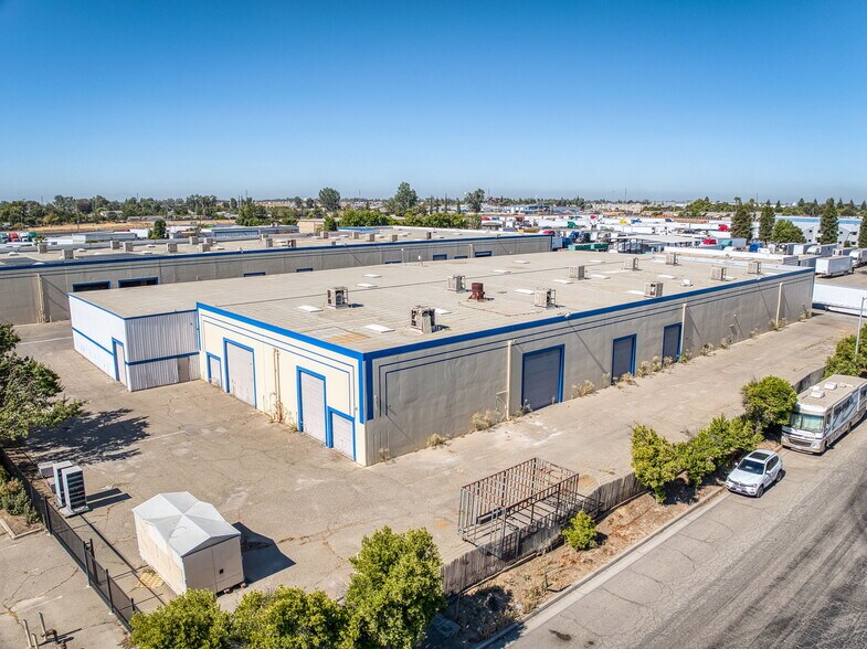 More Photos Of 5333 N Cornelia Ave, Fresno Warehouse For Sale