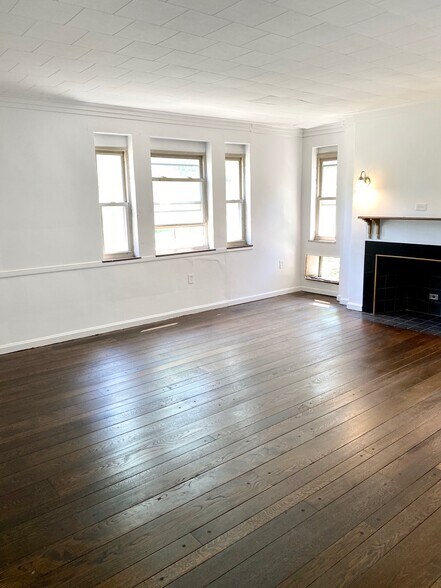 More Photos Of 877 Ludlow, Cincinnati Apartments For Sale