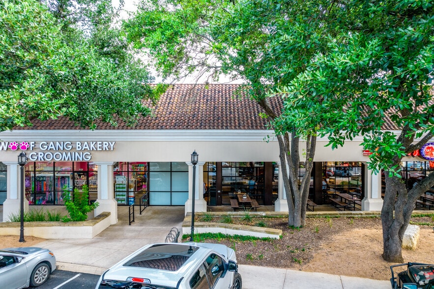 More Photos Of 999 E Basse Rd, San Antonio Unknown For Lease