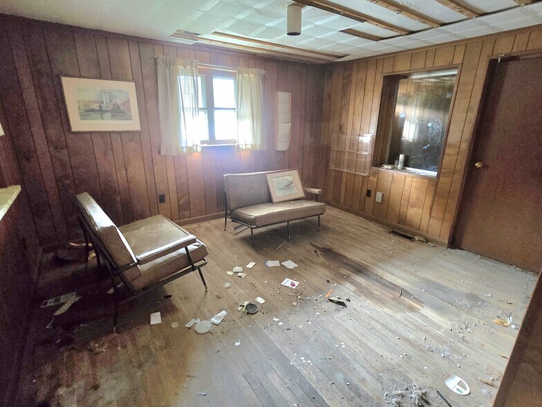 More Photos Of 420 Long Hill Rd, Groton Medical For Sale