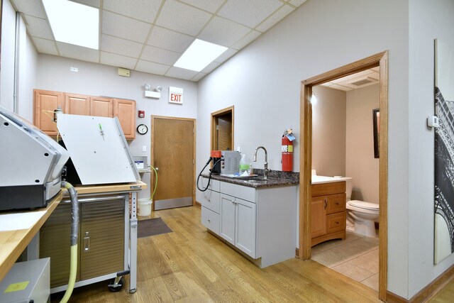 More Photos Of 1024-1036 Busse Hwy, Park Ridge Showroom For Lease