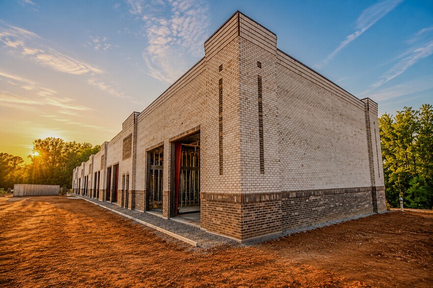 More Photos Of 10836 Clear Creek Commerce Dr, Mint Hill Unknown For Lease