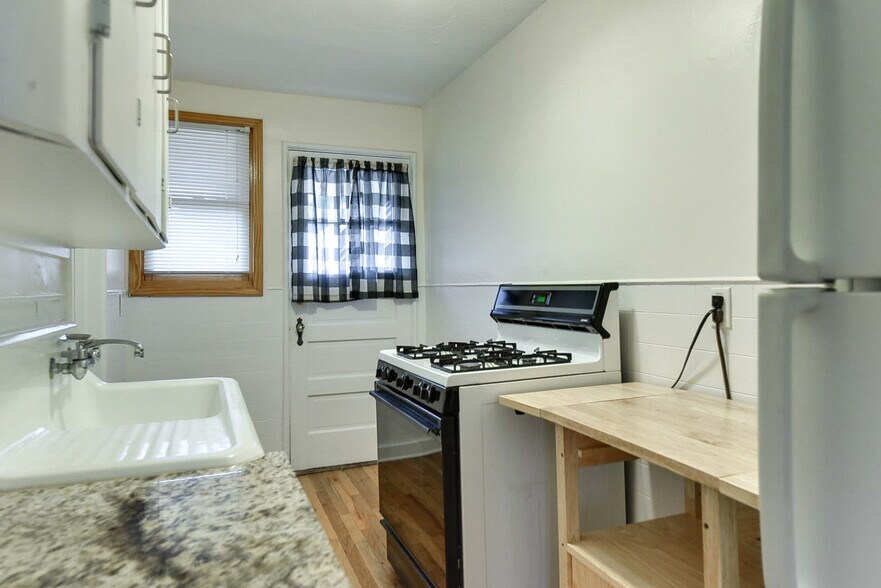 More Photos Of 817 N 48th St, Omaha Apartments For Sale