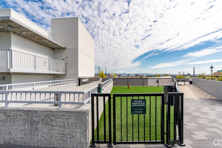 More Photos Of 790 Pennsylvania Ave, San Francisco Flex For Lease