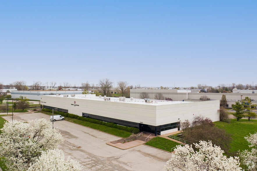 More Photos Of 13222 Lakefront Dr, Earth City Warehouse For Lease