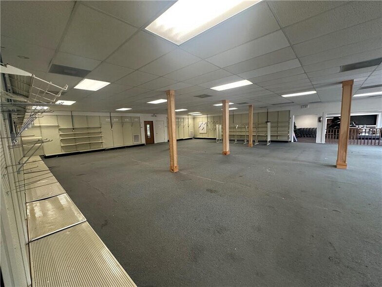 More Photos Of 113 E Windsor St, Westminster Storefront Retail Office For Sale