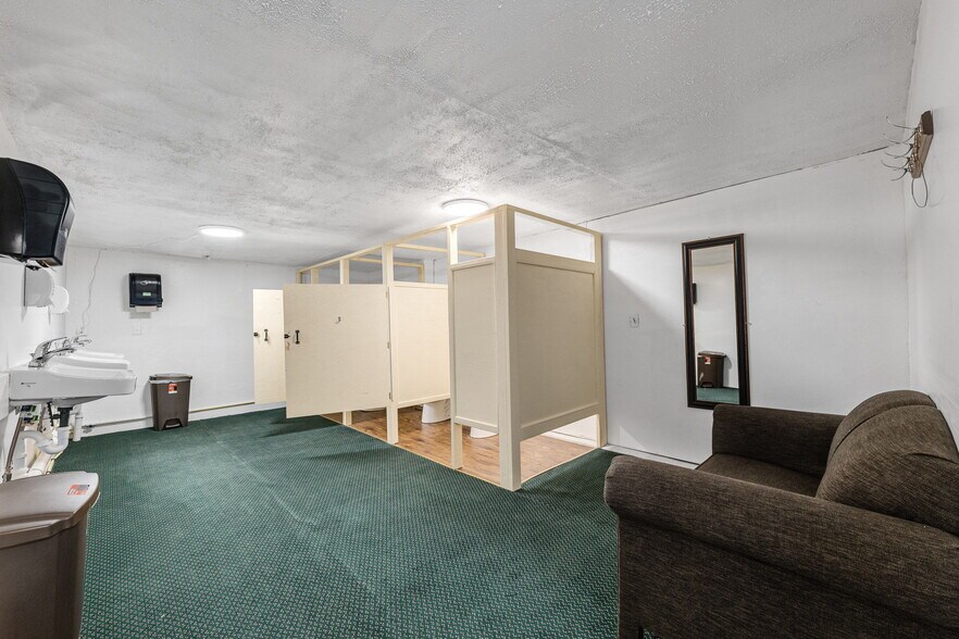 More Photos Of 139 Twilight Rd, Lancaster Religious Facility For Sale